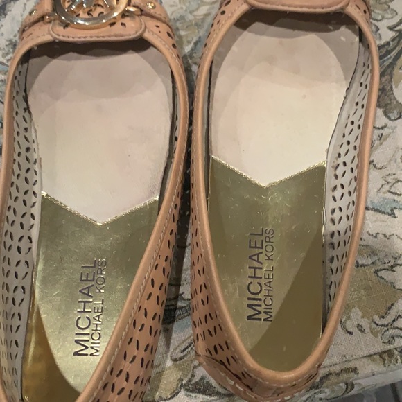MK flats with gold hardware. - Picture 4 of 6